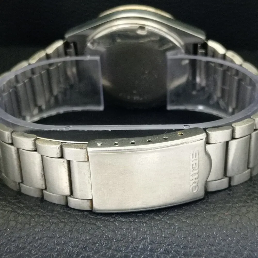 Vintage 1974 Disney Seiko Automatic Mens Silver Watch W/daydate & Mickey accents - Picture 2 of 10